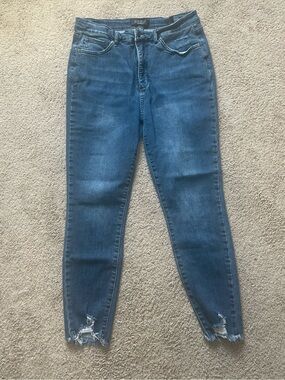 Judy Blue Cropped Skinny Raw Hem Jeans